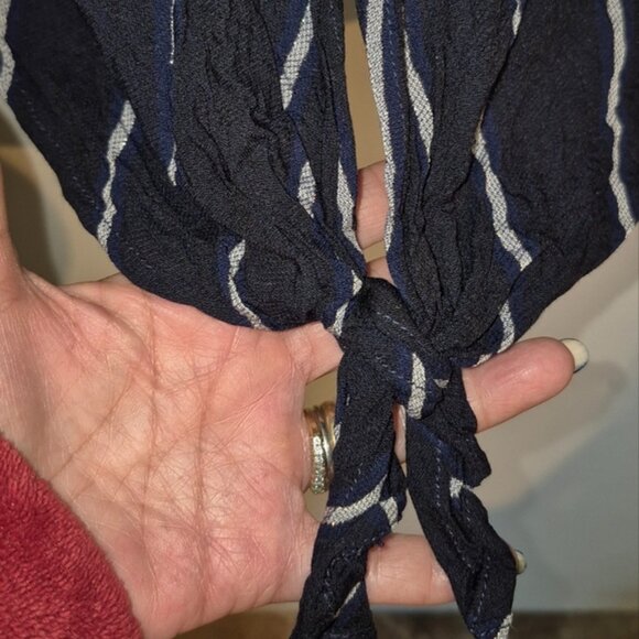 Rails Ava Livorno Stripe Top Tie Front Sz.M Navy - Picture 3 of 6
